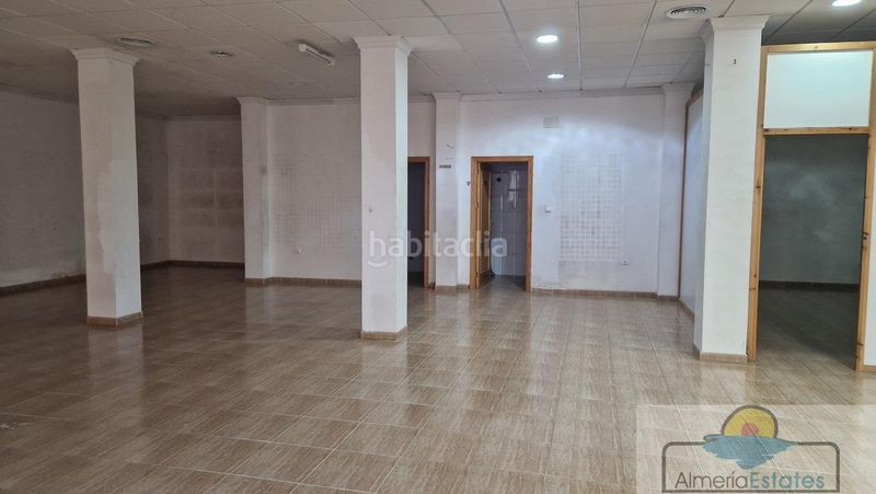 Foto c7b1ab60-320a-435d-bc56-903f56c57d33. Lloguer local comercial a Albox