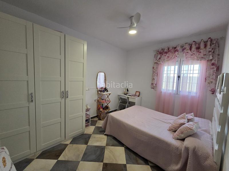 Foto f70981cf-5408-4350-a00d-8ebfd645fa4b. Casa amb aparcament a Albox