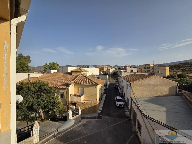 Foto ca1aa742-1fa9-4fc4-8ba5-3b29bc03d43d. Pis a Olula del Río