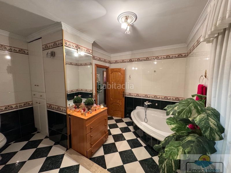Foto 32184f04-3701-45f5-ab12-38f2ff8c9470. Casa a Olula del Río