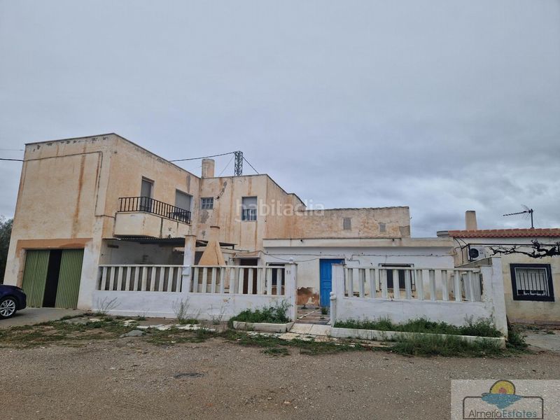 Foto d8445373-d0f5-4d3d-82e6-645299fcc4a1. Casa a Fines