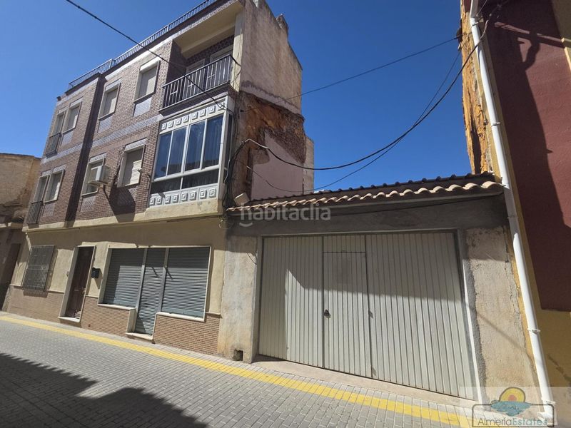 Foto 1eb29c9f-c461-49b1-8b58-fa421df3d075. Edifici a Albox