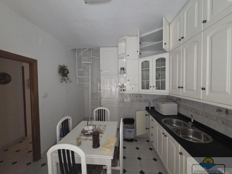 Foto f0528f7c-47ad-40b4-be7b-9cd3ab737742. Edifici a Albox