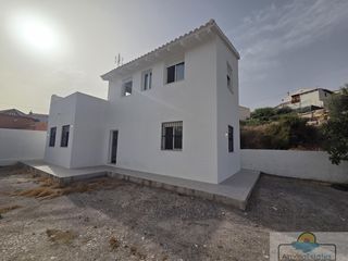 Chalet in Fines. Cantoriavilla
