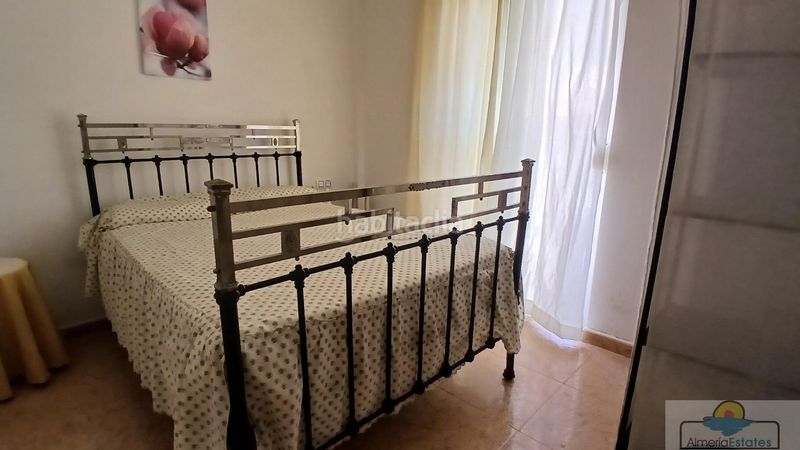 Foto 415bd251-c660-4263-a8d8-7f7bbc8577a0. Casa adossada a Albox
