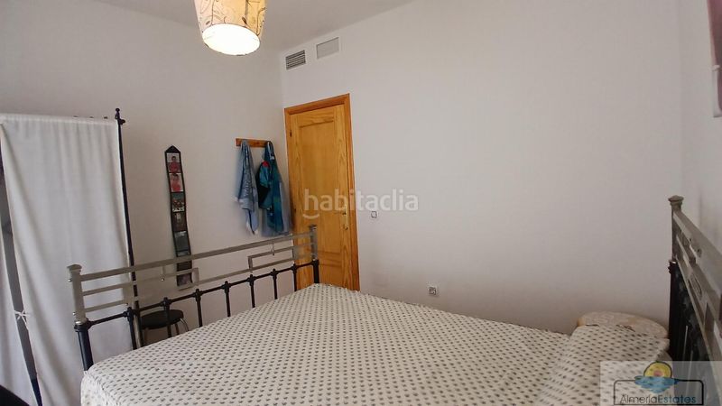 Foto a8ffb090-a4e1-4d76-b8d9-858b9b5944ea. Casa adossada a Albox