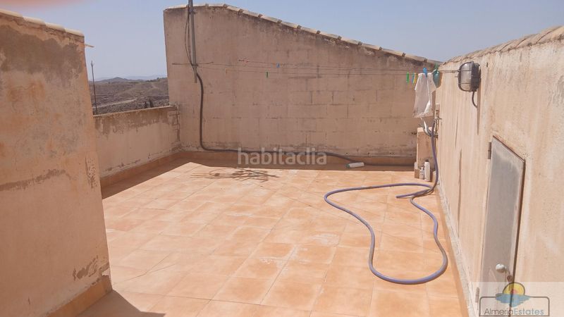 Foto cdf6655c-a8cf-40d7-8d54-3b141ada4daf. Casa adossada a Albox
