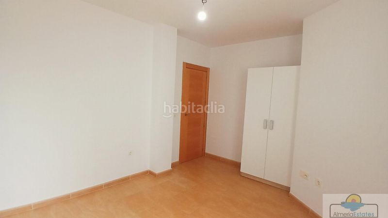Foto abac5db8-1a5d-4382-a129-2d8d20f98b6d. Flat with parking in Albox
