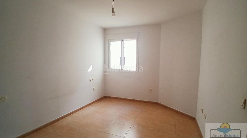 Foto f05d2824-c92d-42b4-bed7-64c49f5d9490. Flat with parking in Albox