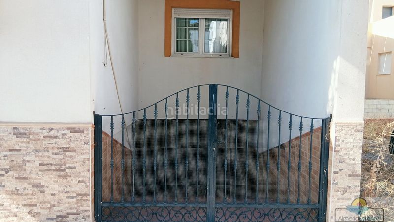 Foto 1d8a7567-f490-4c6f-8e03-37d2c078b38a. Casa amb aparcament a Albox