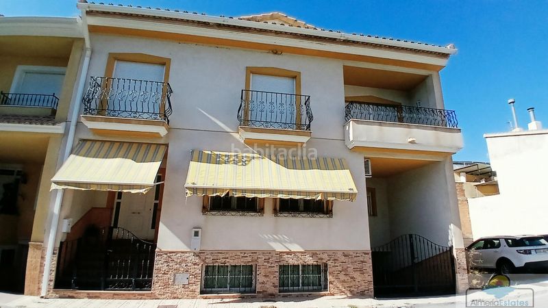 Foto a53e8443-01b6-4d3d-8e19-2942c9a11d04. Casa amb aparcament a Albox