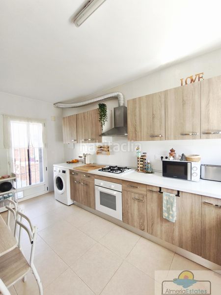 Foto fe048f32-7fb3-4812-a100-aa6919beebf9. Casa adossada a Albox