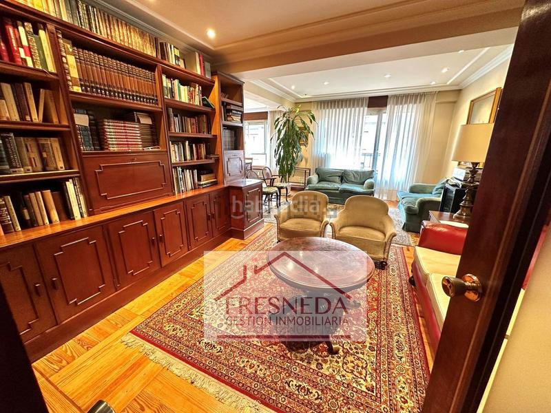 Foto 8d6a78d9-8800-4ca2-a9bd-863811bec764. Appartamento con riscaldamento parcheggio in Plaza de América Oviedo