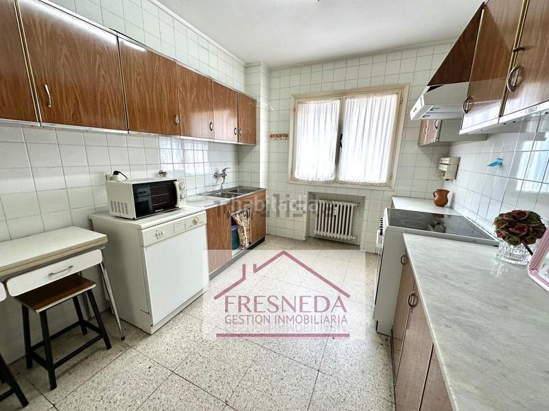 Foto db0ff0f9-1608-4608-a040-218881f549dc. Appartement avec chauffage parking dans Plaza de América Oviedo