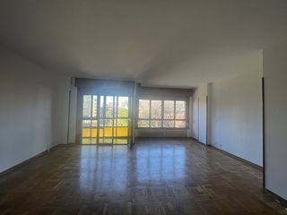 Rent Flat in Calle constantino cabal 7. Se alquila bonito piso, vistas a parque, zona llamaquique
