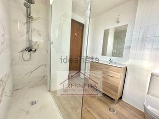 Rent Flat in Calle constantino cabal 7. Se alquila bonito piso, vistas a parque, zona llamaquique