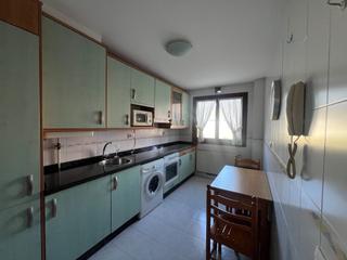 Pis en Ventanielles. Huca piso luminoso con garaje y trastero