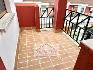 Casa adossada a Calle los fresnos 13. Bonito adosado urbanizacion la fresneda