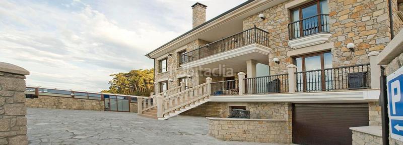 Foto 21c9c0e9-7f66-429d-beb3-7b3fe6689d46. Xalet amb calefacció aparcament piscina a Foz