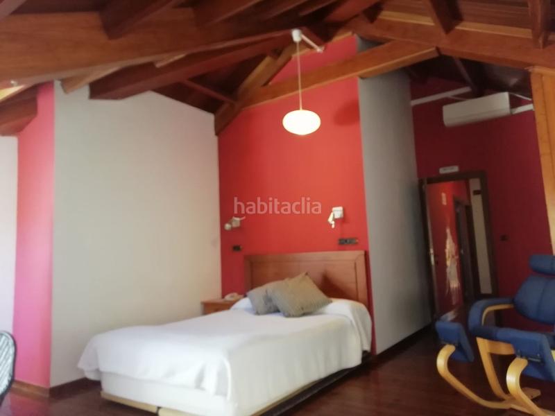 Foto 99a3cea5-747b-43cb-a189-a9b806ed68a6. Xalet amb calefacció aparcament piscina a Foz