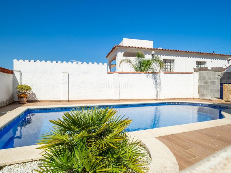 Foto 2430c6f8-0dd2-4ba9-a02b-2b04dea46eee. Casa amb aparcament piscina a Port - La Clota - Puig Sec Escala (L´)