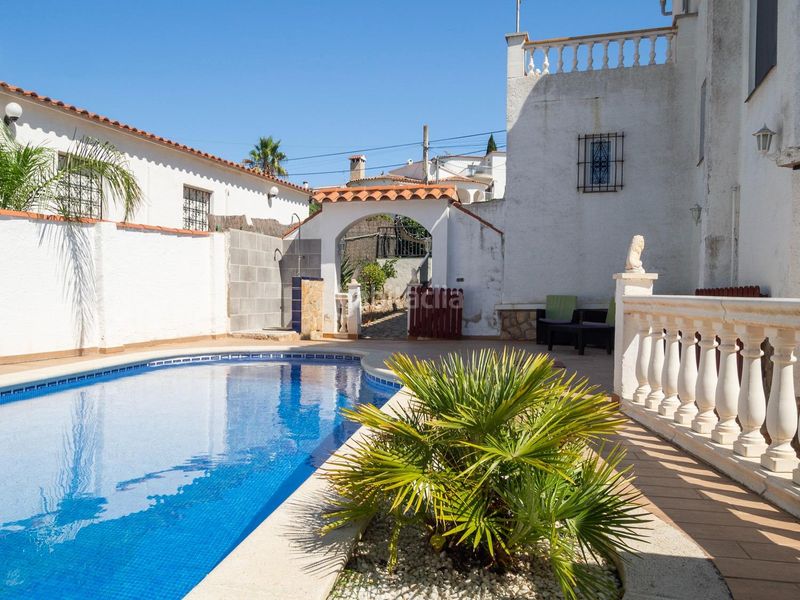 Foto 4c309a44-25ac-4fb2-bcd5-135cb659b2ee. Casa amb aparcament piscina a Port - La Clota - Puig Sec Escala (L´)