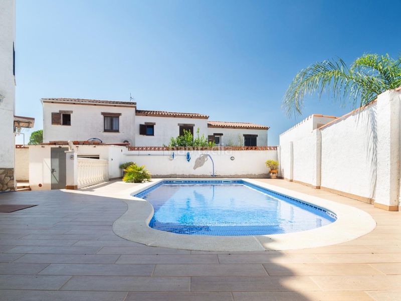 Foto ab80c0ac-5a8c-4200-8e94-46f4ecaba9a5. Casa amb calefacció aparcament piscina a Port - La Clota - Puig Sec Escala (L´)