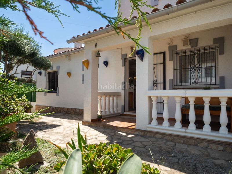 Foto b4bf638c-acd4-4fef-ba25-89d81b2316a3. Casa amb calefacció aparcament piscina a Port - La Clota - Puig Sec Escala (L´)