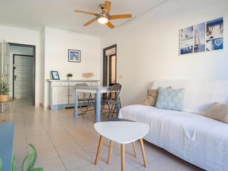 Apartament  Avenida montgó. Piso 3 habitaciones al lado del mar