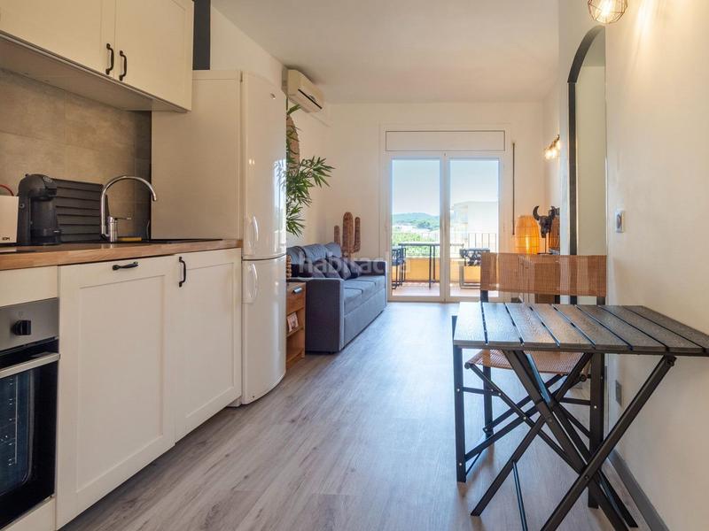 Foto 9a7a66ae-2f10-46fe-9019-95ce10e6c0a7. Apartamento piso con vistas al mar y a pocos pasos de la playa en Escala (L´)
