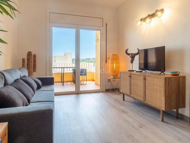 Foto b5d3e9df-9c31-46c8-b8f7-36088317930a. Apartamento piso con vistas al mar y a pocos pasos de la playa en Escala (L´)