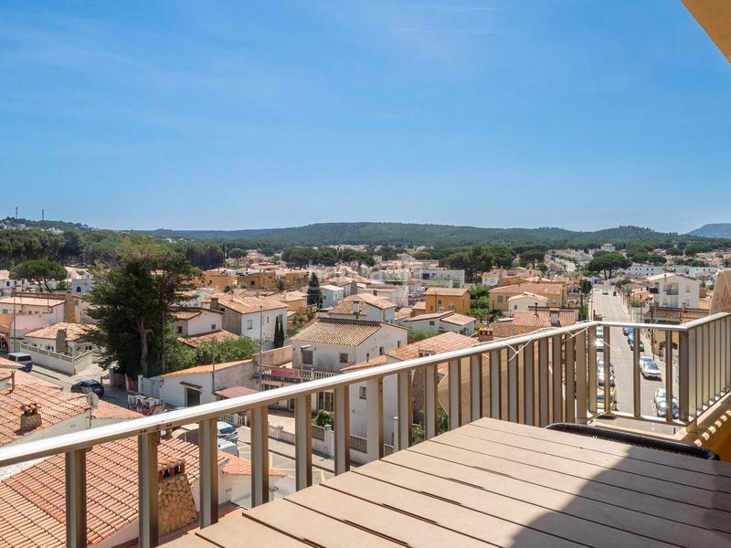 Foto c24f5612-af90-4eeb-82fd-7b7a45d11d40. Apartamento piso con vistas al mar y a pocos pasos de la playa en Escala (L´)