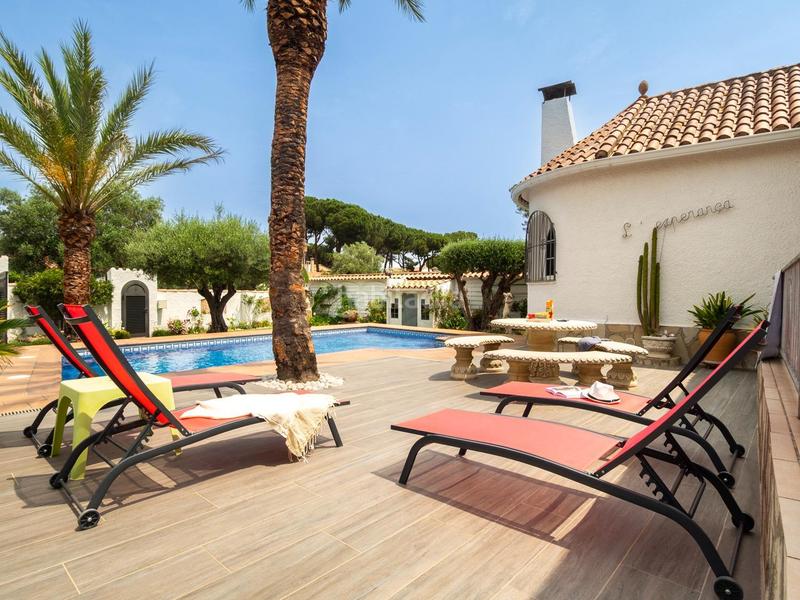Foto c992cd31-4807-401f-8e81-fa6a1d71f6df. Casa un oasis de privacidad y confort en Riells Escala (L´)