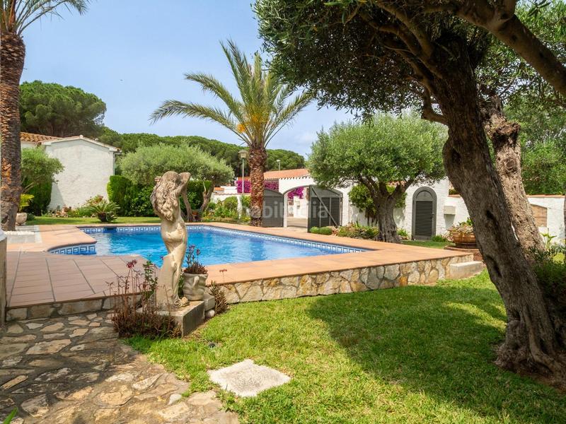 Foto d0125d6f-edf0-4466-9232-cde3feafd666. Casa un oasis de privacidad y confort en Riells Escala (L´)