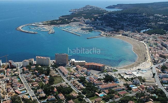 Foto 2a349422-7b12-4d43-aa77-f593b3e213a1. Casa amb aparcament piscina a Port - La Clota - Puig Sec Escala (L´)