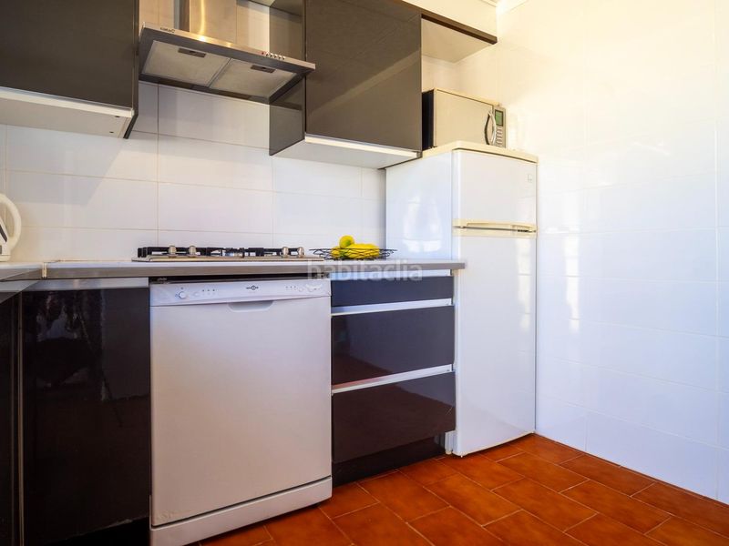 Foto 70d1a89d-f7ab-4df9-b582-556a422bd815. Casa amb aparcament a Riells Escala (L´)