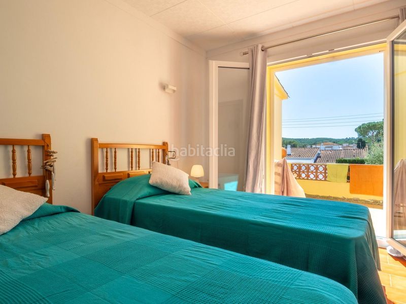 Foto c9e45310-3921-42c2-9e41-4be6c1be67d1. Casa  en muy buen estado situada en la zona de Riells de dalt en Escala (L´)