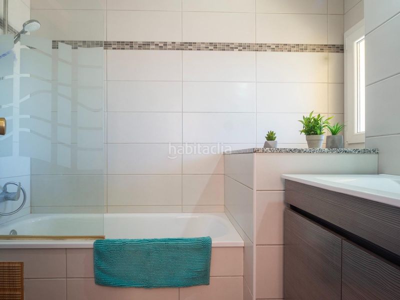 Foto ea4c6eac-2215-4a52-a5c3-bf64c0c9d80b. Casa amb aparcament a Riells Escala (L´)