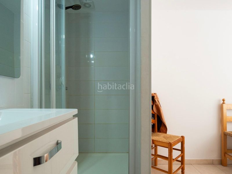 Foto fa871d42-fdb6-4060-9b34-54f4177d95d5. Casa amb aparcament a Riells Escala (L´)