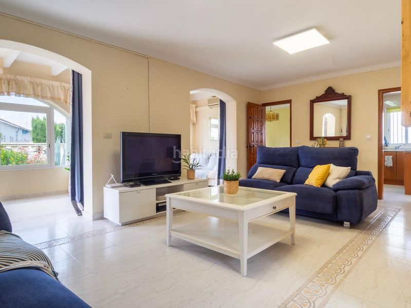 Foto 16974b2c-8a39-4728-96cb-671da3f033d8. Casa amb aparcament a Riells Escala (L´)