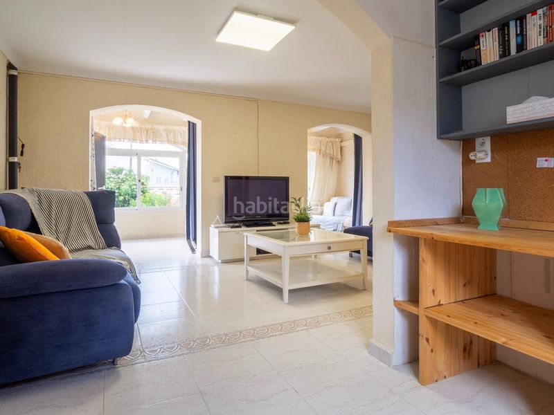 Foto 9893da95-6382-4278-a56d-93a638b7235b. Casa amb aparcament a Riells Escala (L´)