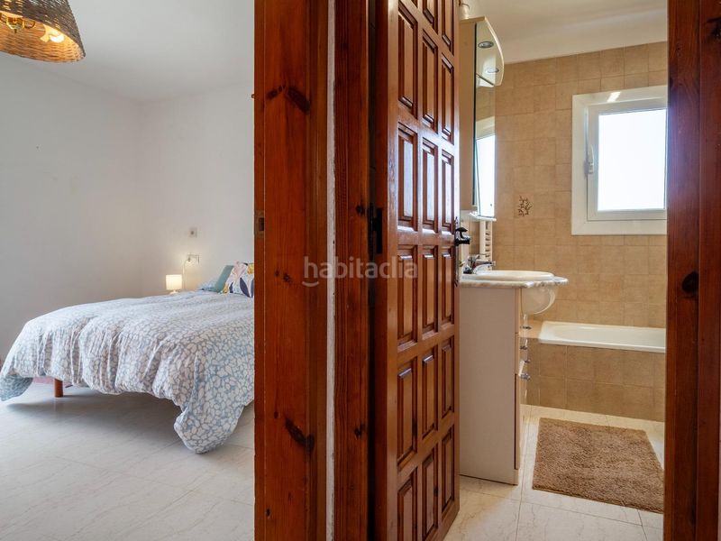 Foto f233a46e-2396-4aa3-956f-2378de30cf93. Casa amb aparcament a Riells Escala (L´)