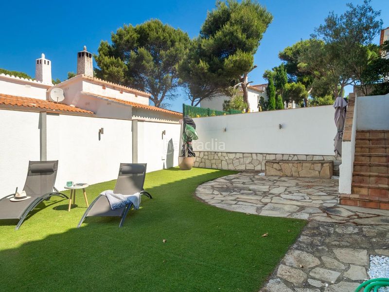 Foto 44404667-f6a4-4f69-86d4-5bbbc1ca9fef. Casa amb aparcament piscina a Montgó Escala (L´)