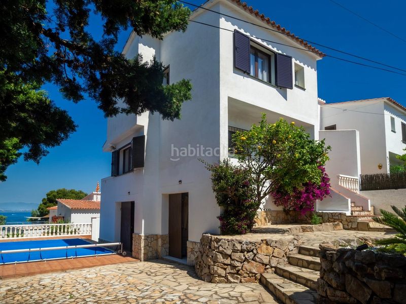Foto 5a6f77e8-f904-406d-9751-8361f892f487. Casa amb aparcament piscina a Montgó Escala (L´)
