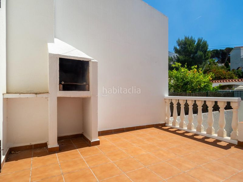 Foto d55feb52-becf-4ec8-b403-3f8e2f537f21. Casa amb aparcament piscina a Montgó Escala (L´)