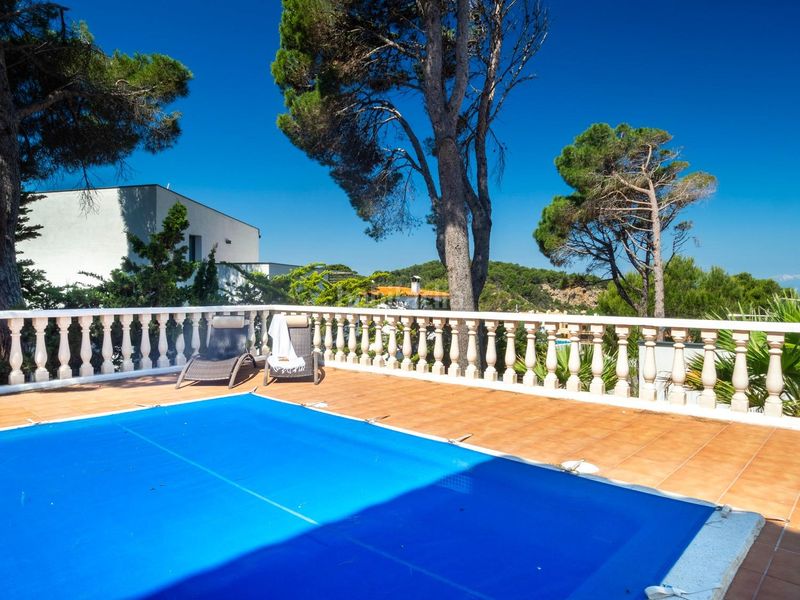 Foto dabd5c2b-d3e7-4b98-b931-08fed05ec5e4. Casa amb aparcament piscina a Montgó Escala (L´)