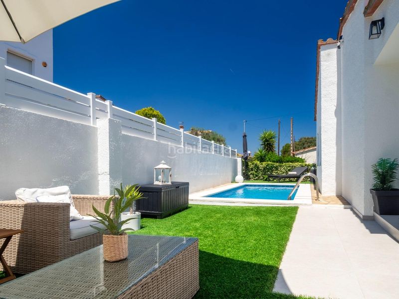 Foto 121f44bd-7743-460a-aff2-b882511aa705. Casa amb calefacció aparcament piscina a Riells Escala (L´)