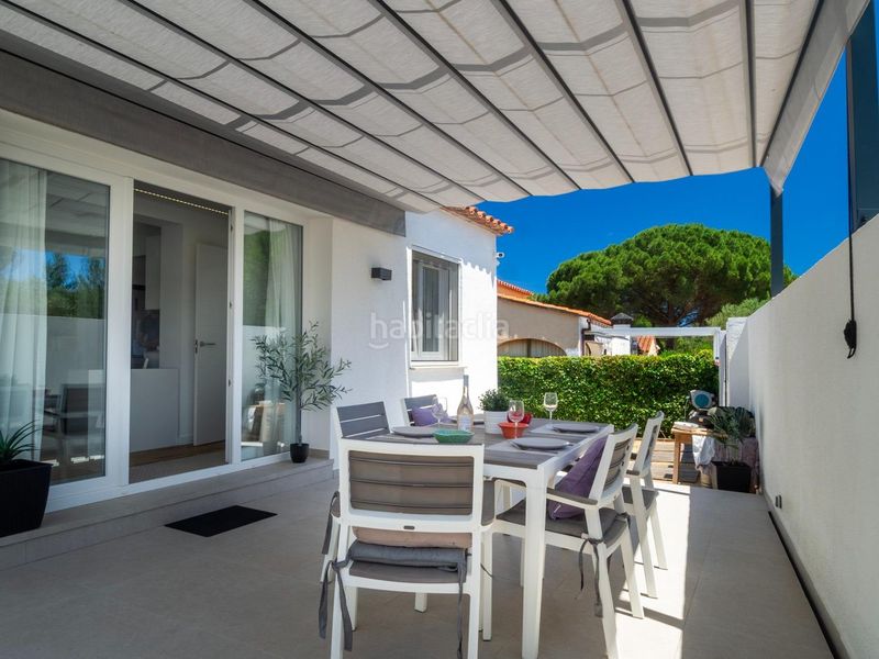 Foto ece94802-a318-4d1a-924b-a3a47b4e53d5. Casa amb calefacció aparcament piscina a Riells Escala (L´)