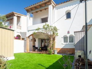 Casa  Pasaje punta mil� 34. Vivir entre cala montg� y el parque natural del montgr�