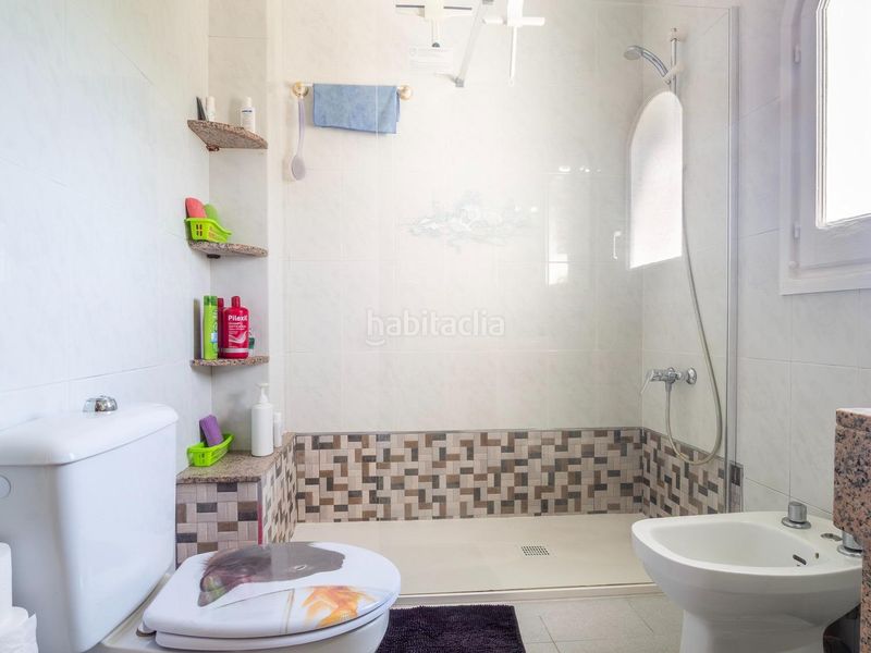 Foto 877dbfa2-af62-4066-a38b-4dc56f979364. Casa amb aparcament a l´Estartit poble Estartit